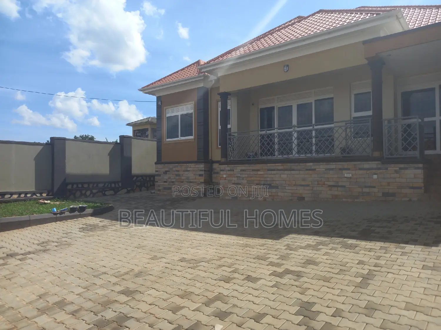 Furnished 4bdrm House in Kira for sale