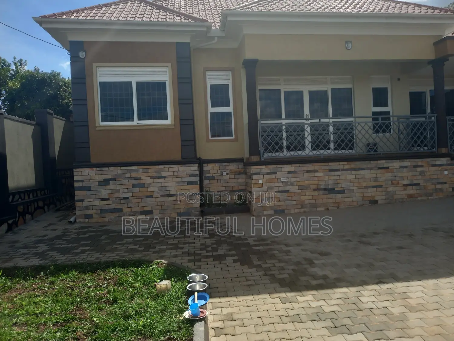 Furnished 4bdrm House in Kira for sale