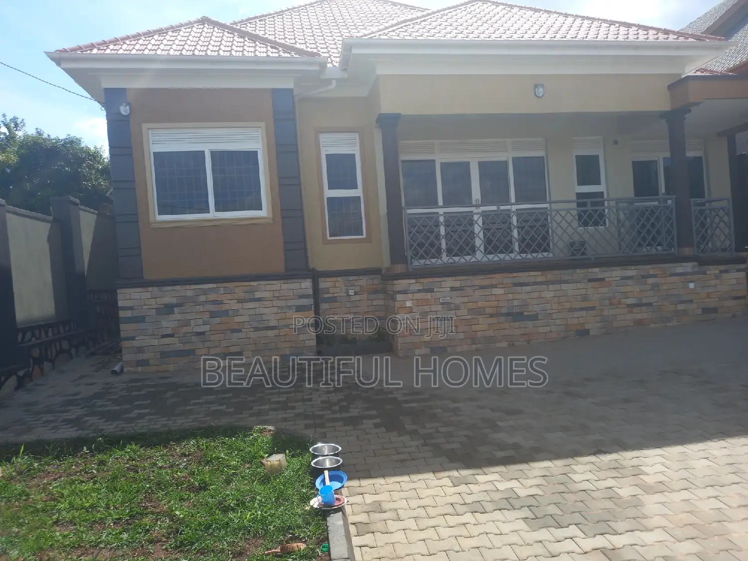 Furnished 4bdrm House in Kira for sale