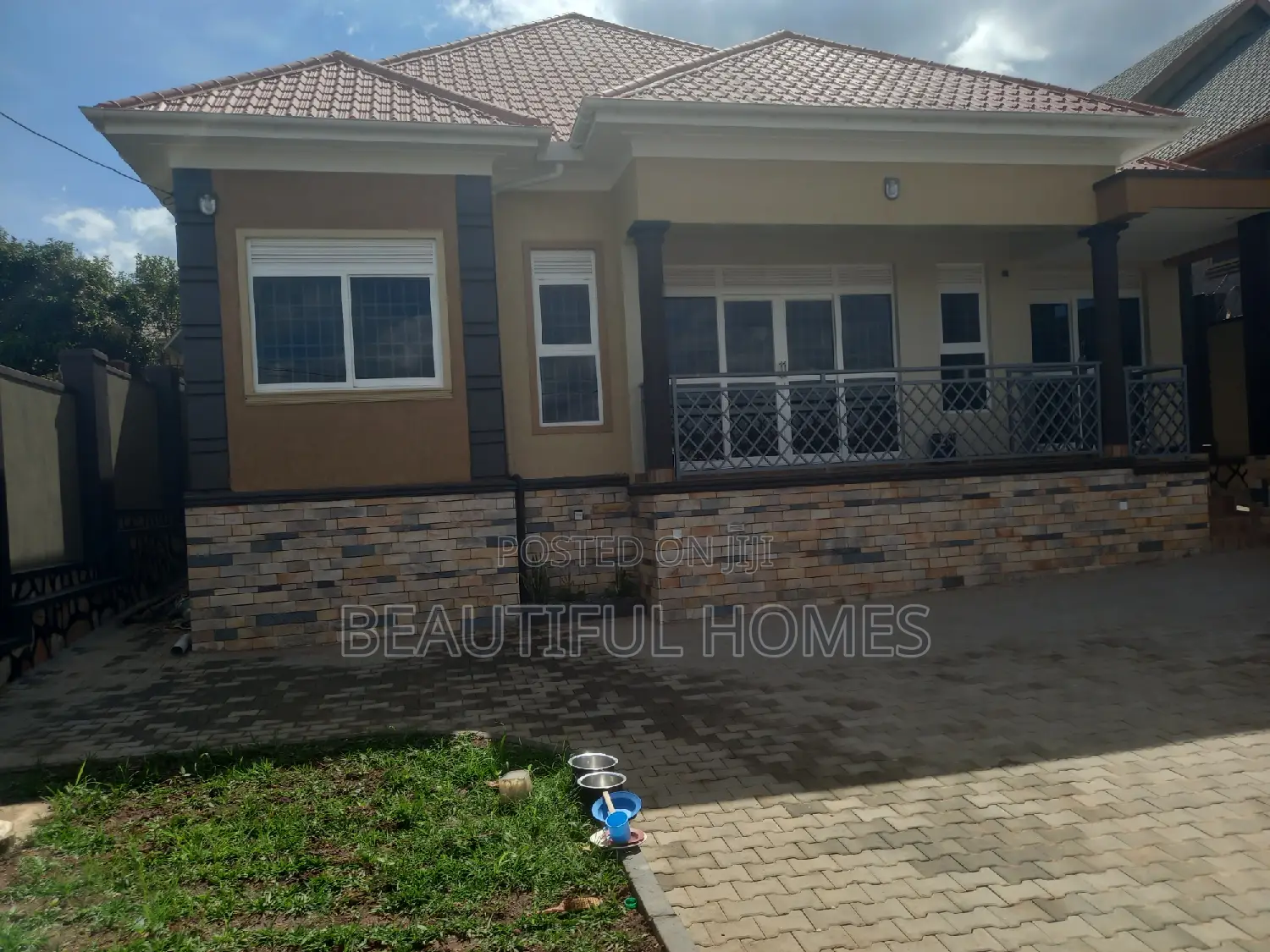Furnished 4bdrm House in Kira for sale