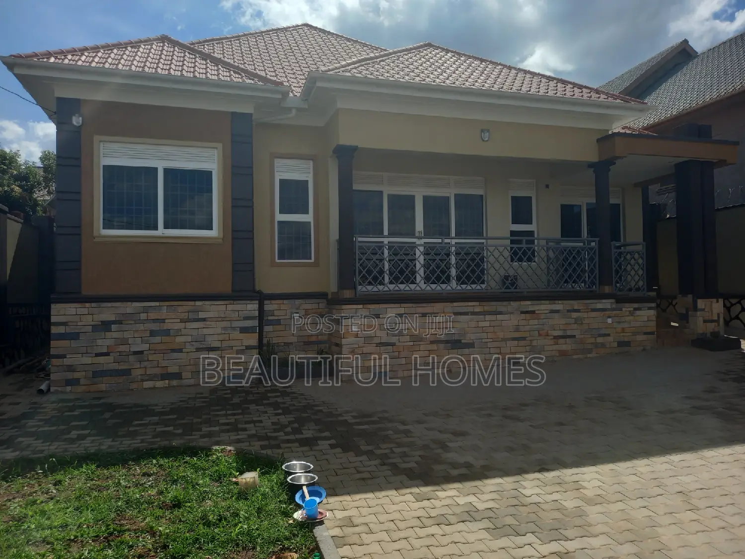 Furnished 4bdrm House in Kira for sale