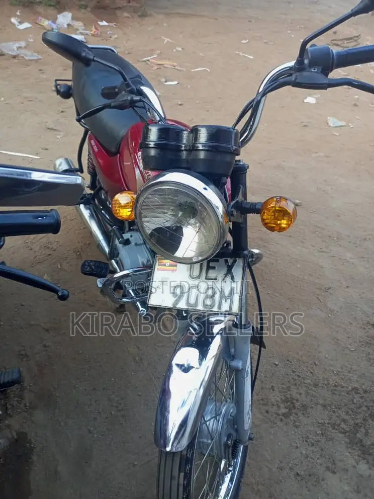 Bajaj Boxer 100 2022 Red