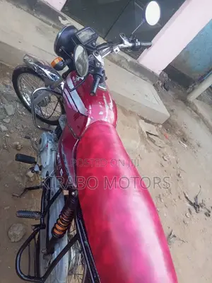 Bajaj Boxer 100 2022 Red