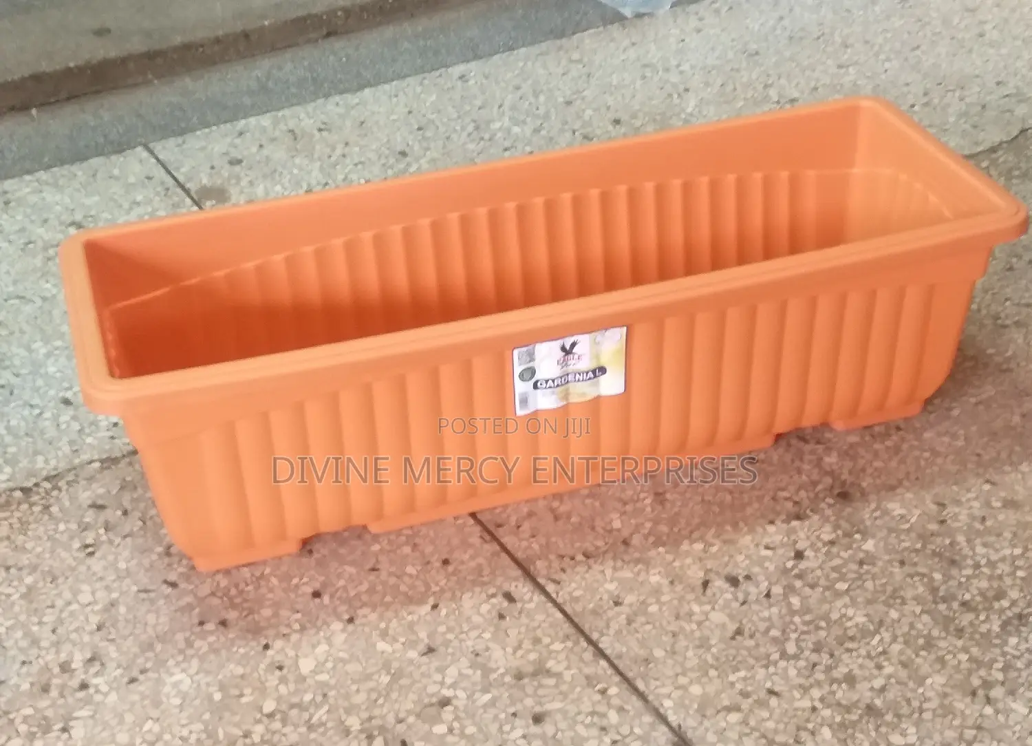 Flower Pot With Bottom Plate