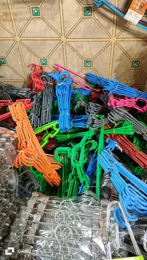 Plastic Hanger 12pcs in One Dozen