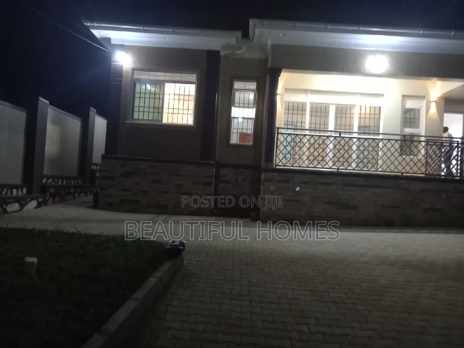 Furnished 4bdrm House in Kira for sale