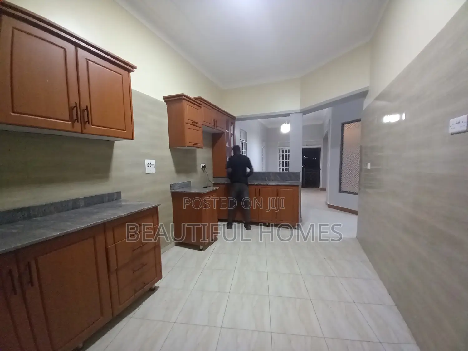 Furnished 4bdrm House in Kira for sale