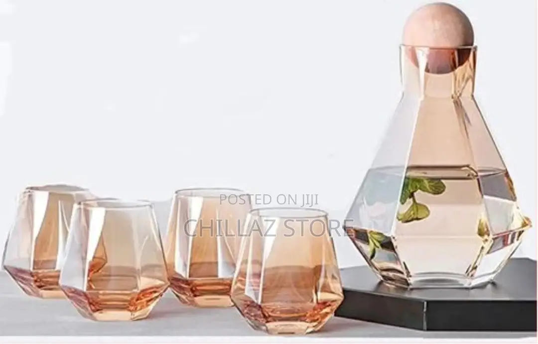 4 Water Glasses,1jug With Wooden Stopper and a Tray, Brown