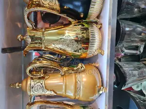 Luxurious Golden Flasks 1.0L
