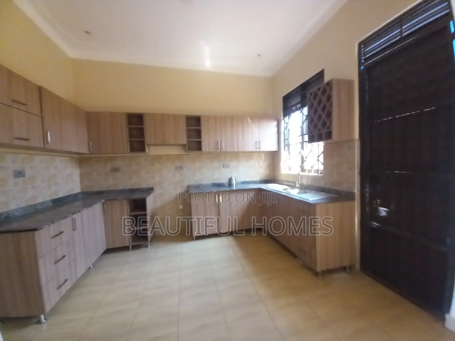 Furnished 3bdrm House in Nakwero, Kira for sale