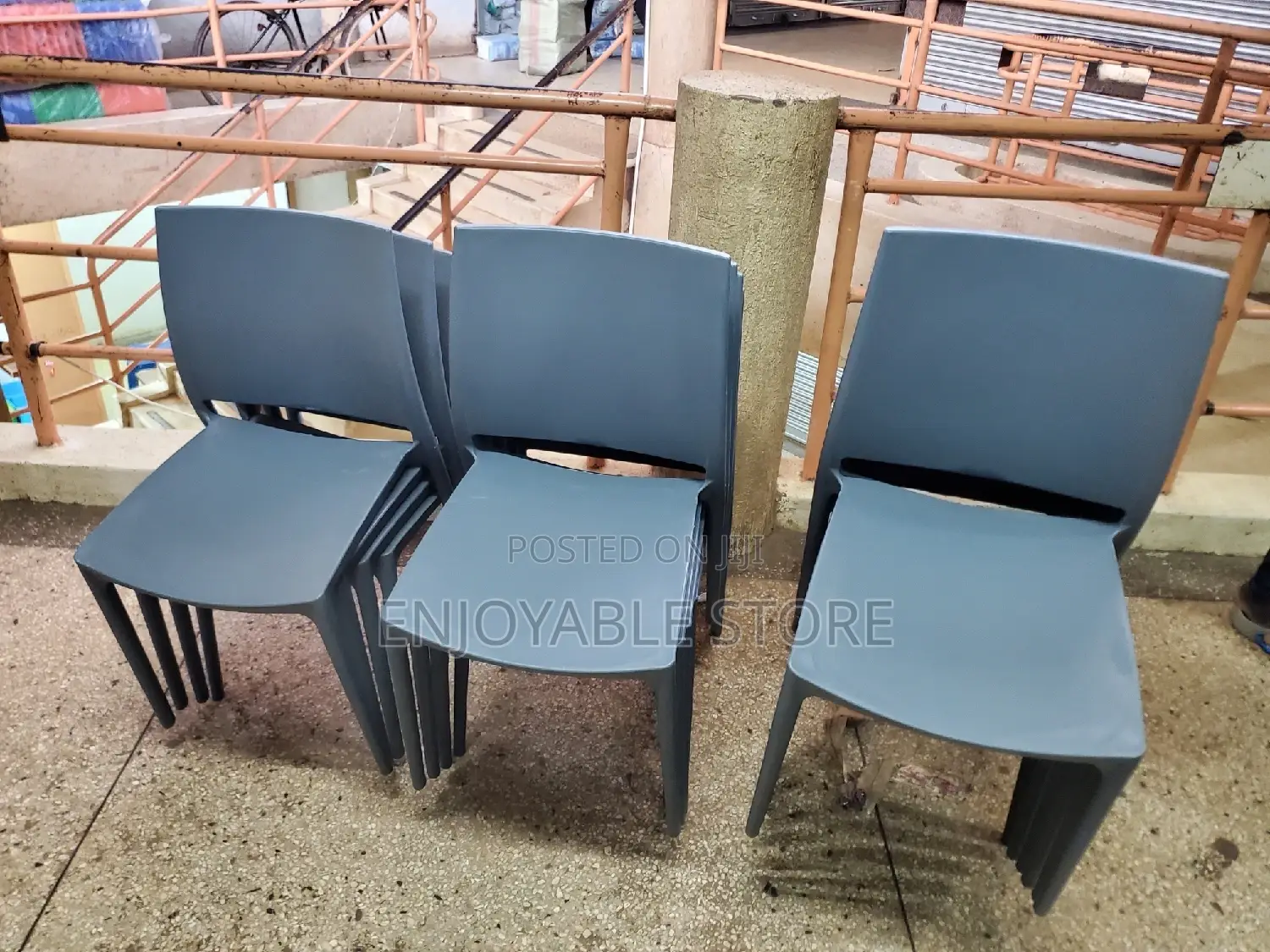 Plastic Chairs Plastic Chairs