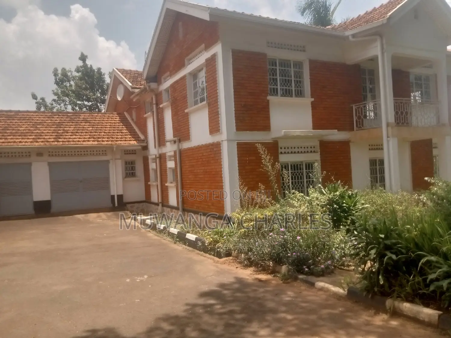 5bdrm Duplex in Fs Properties Ltd, Central Division for sale