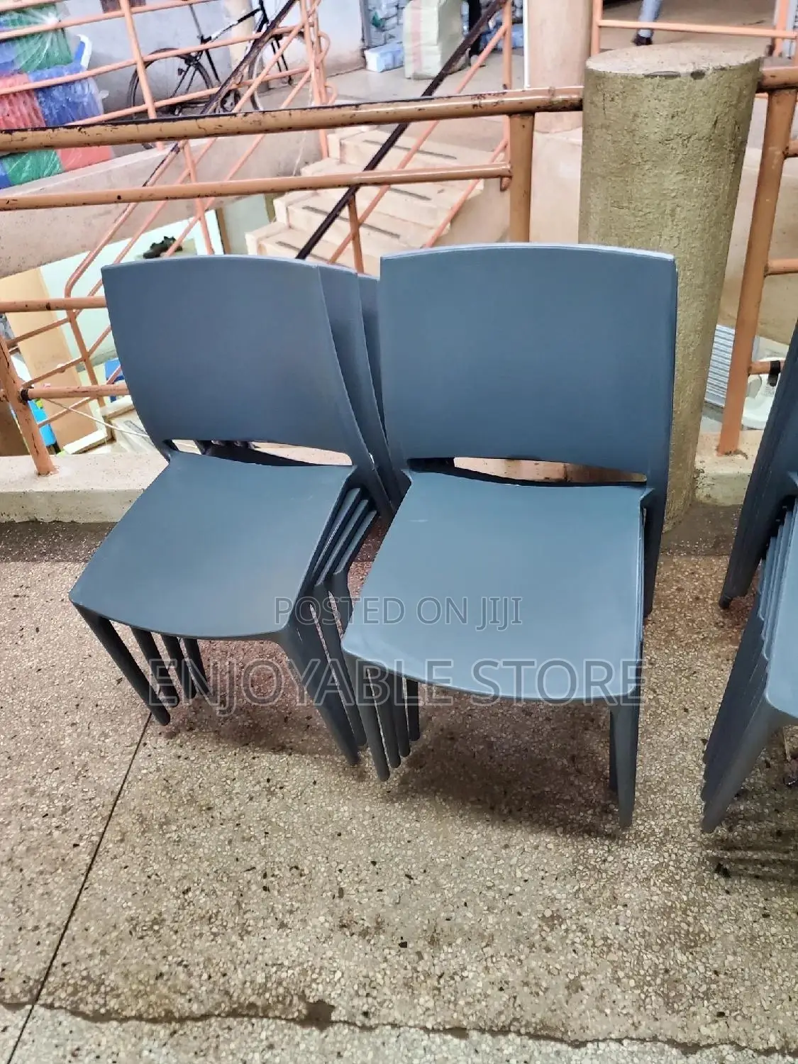 Plastic Chairs Plastic Chairs
