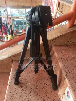 Prof. Tripod Stand.