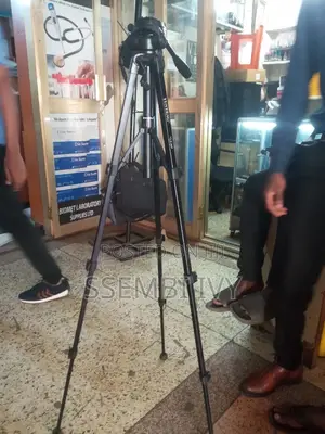 Prof. Tripod Stand.