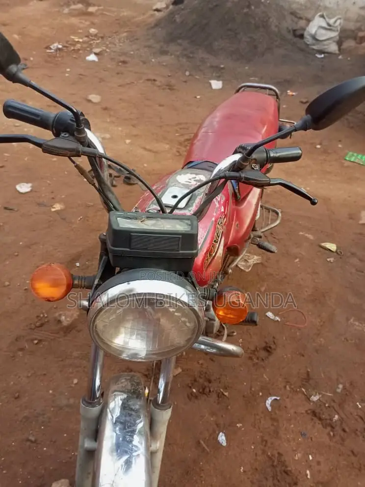 Bajaj Boxer 100 2013 Red