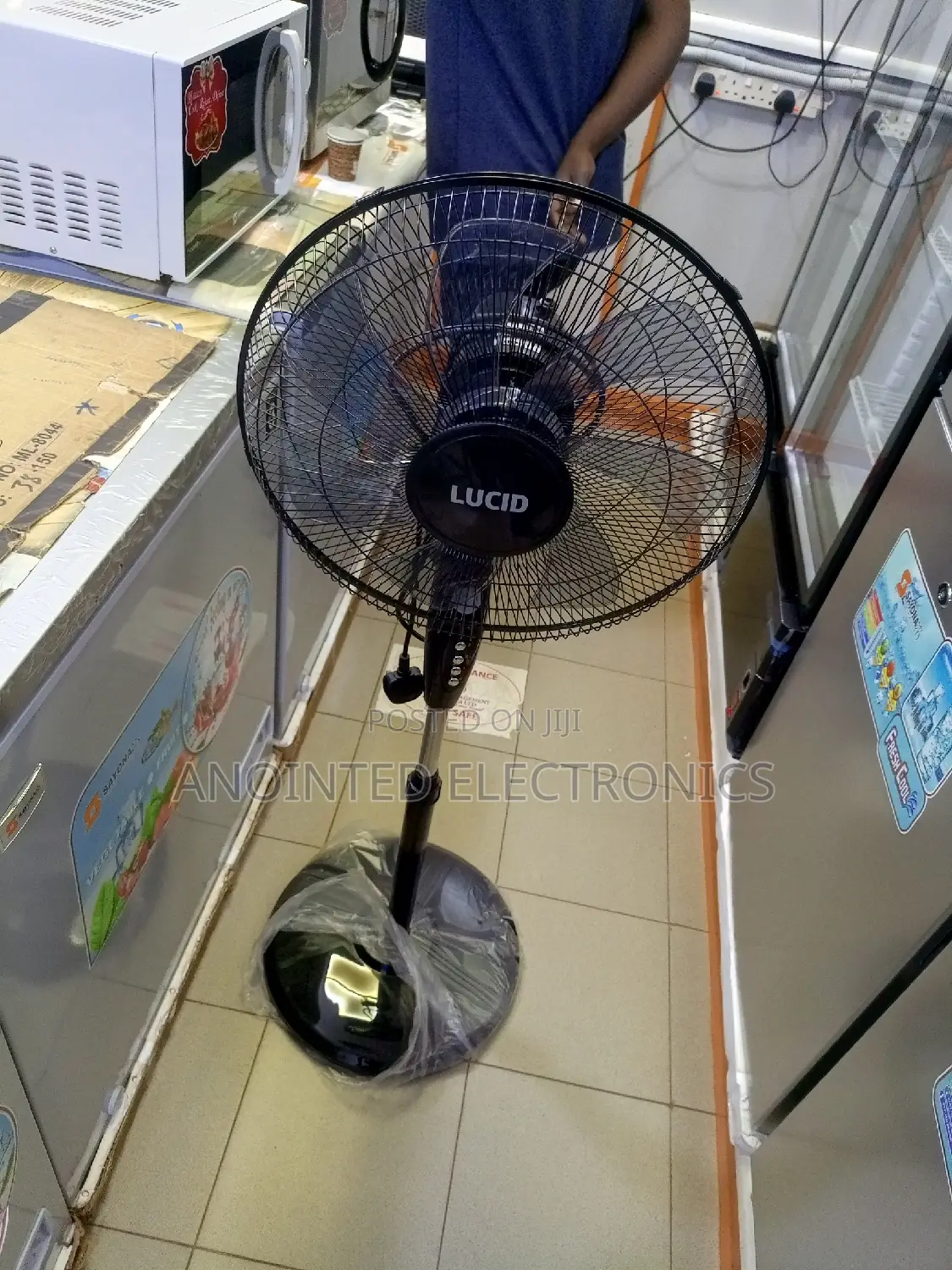 Lucid Wall Fans Black