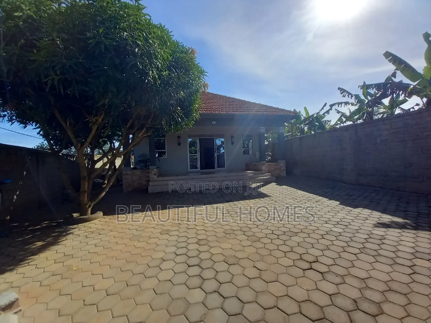 Furnished 4bdrm House in Kira for sale