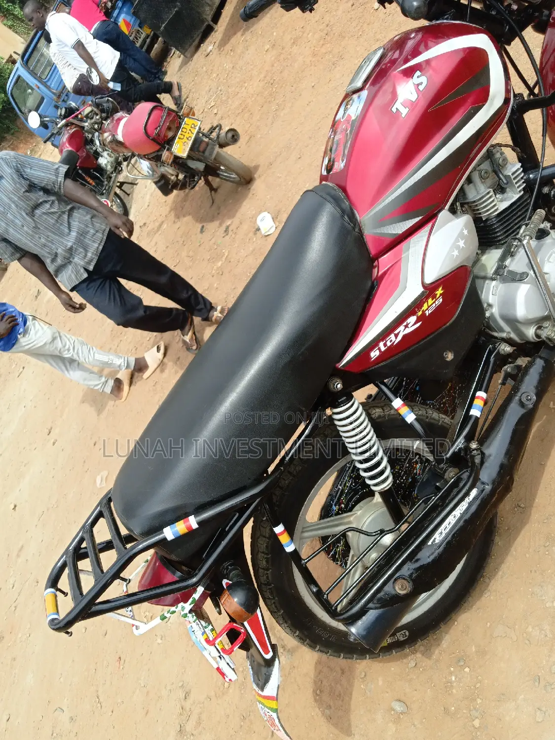 TVS HLX 125 2020 Red