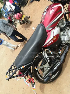 TVS HLX 125 2020 Red