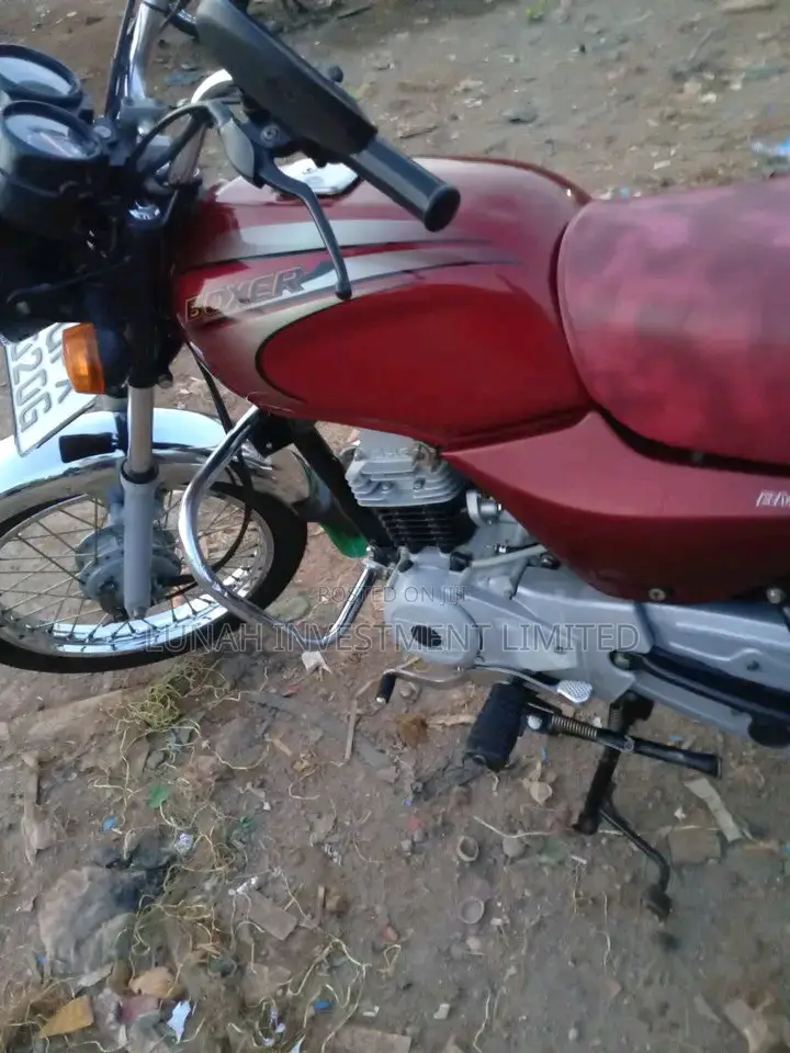 Bajaj Boxer 2024 Red