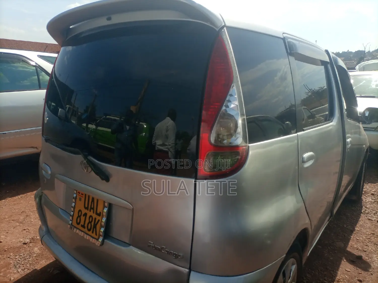 Toyota Fun Cargo 2000 Silver