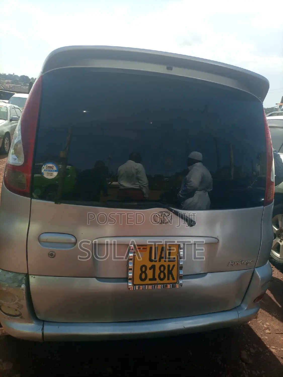 Toyota Fun Cargo 2000 Silver