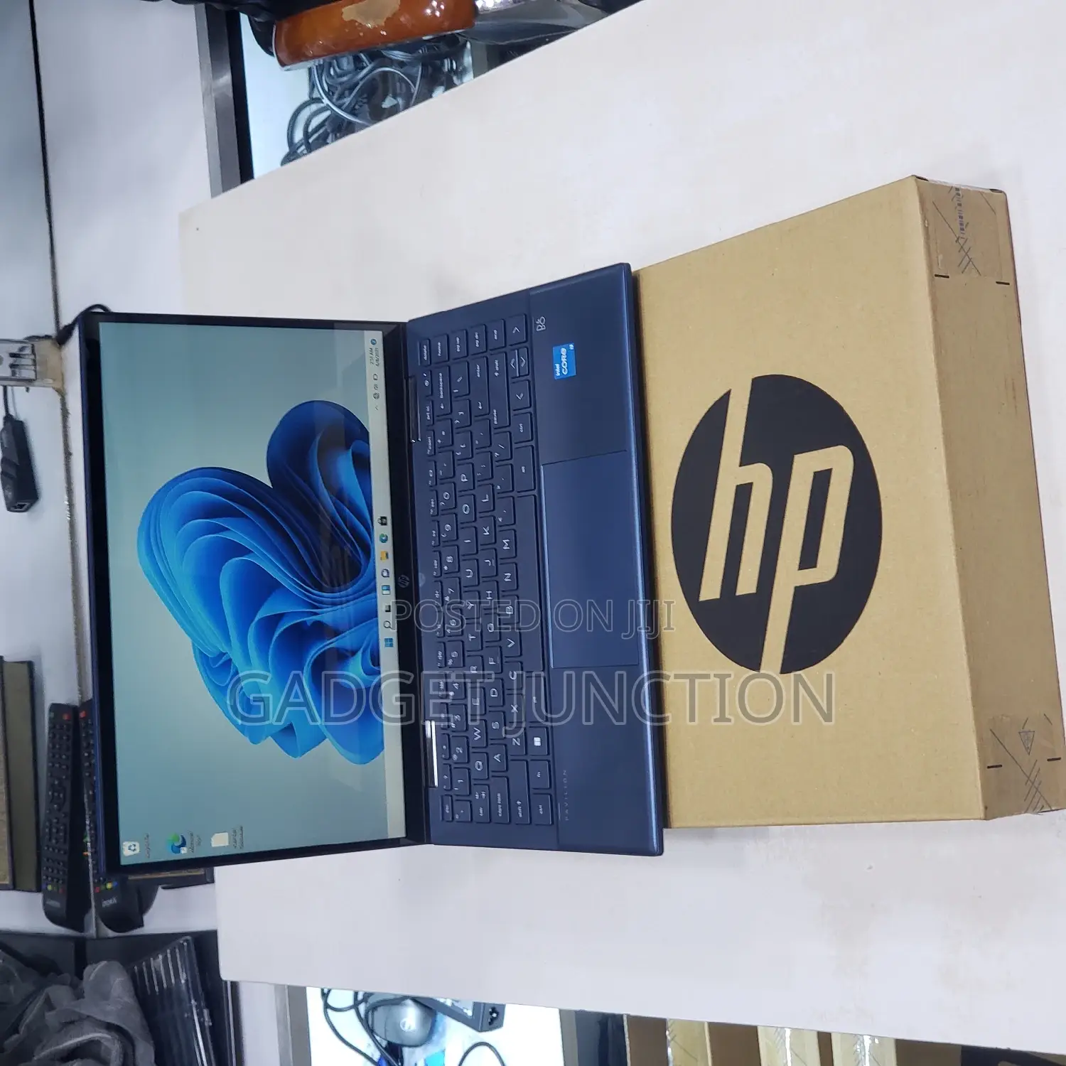 New Laptop HP Pavilion X360 14 8GB Intel Core I3 SSD 512GB