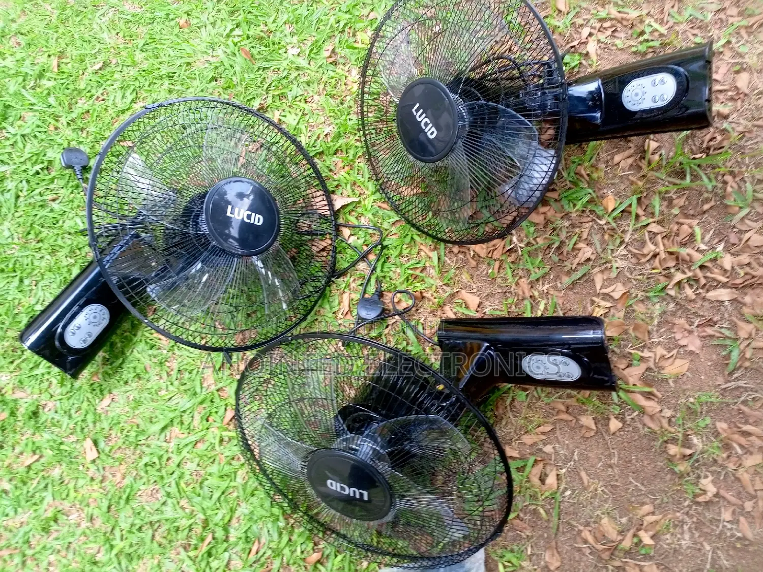 Lucilucid Wall Fans With a Remote
