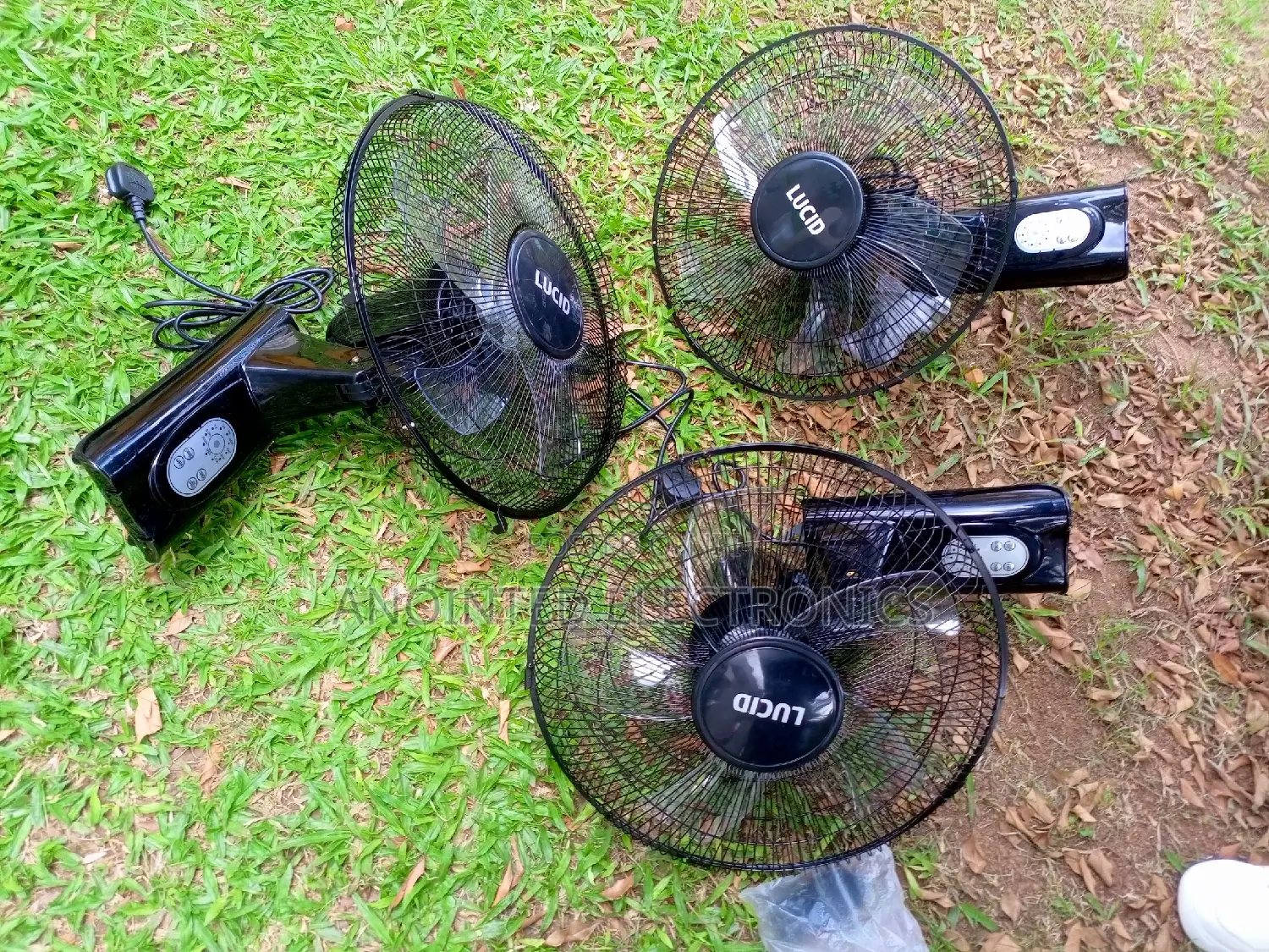 Lucilucid Wall Fans With a Remote