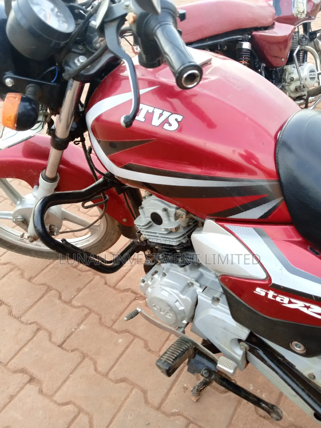 TVS HLX 125 2023 Red