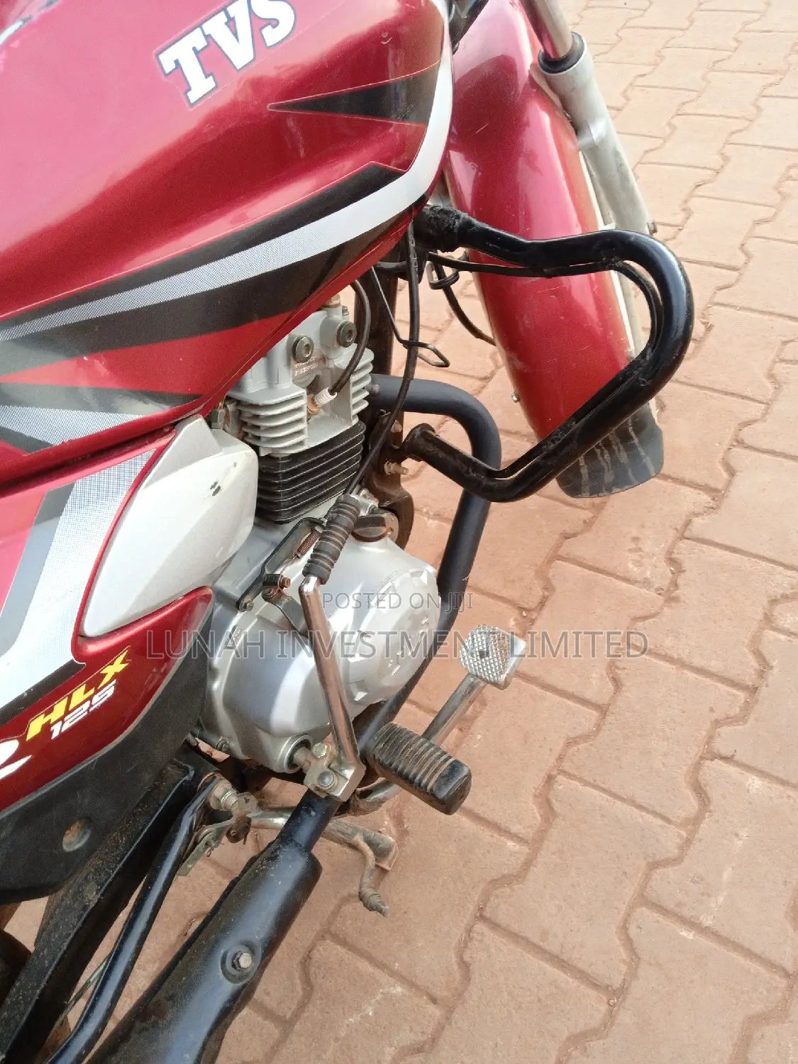 TVS HLX 125 2023 Red