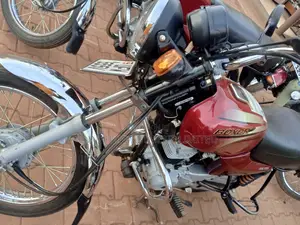 Bajaj Boxer 100 2023 Red