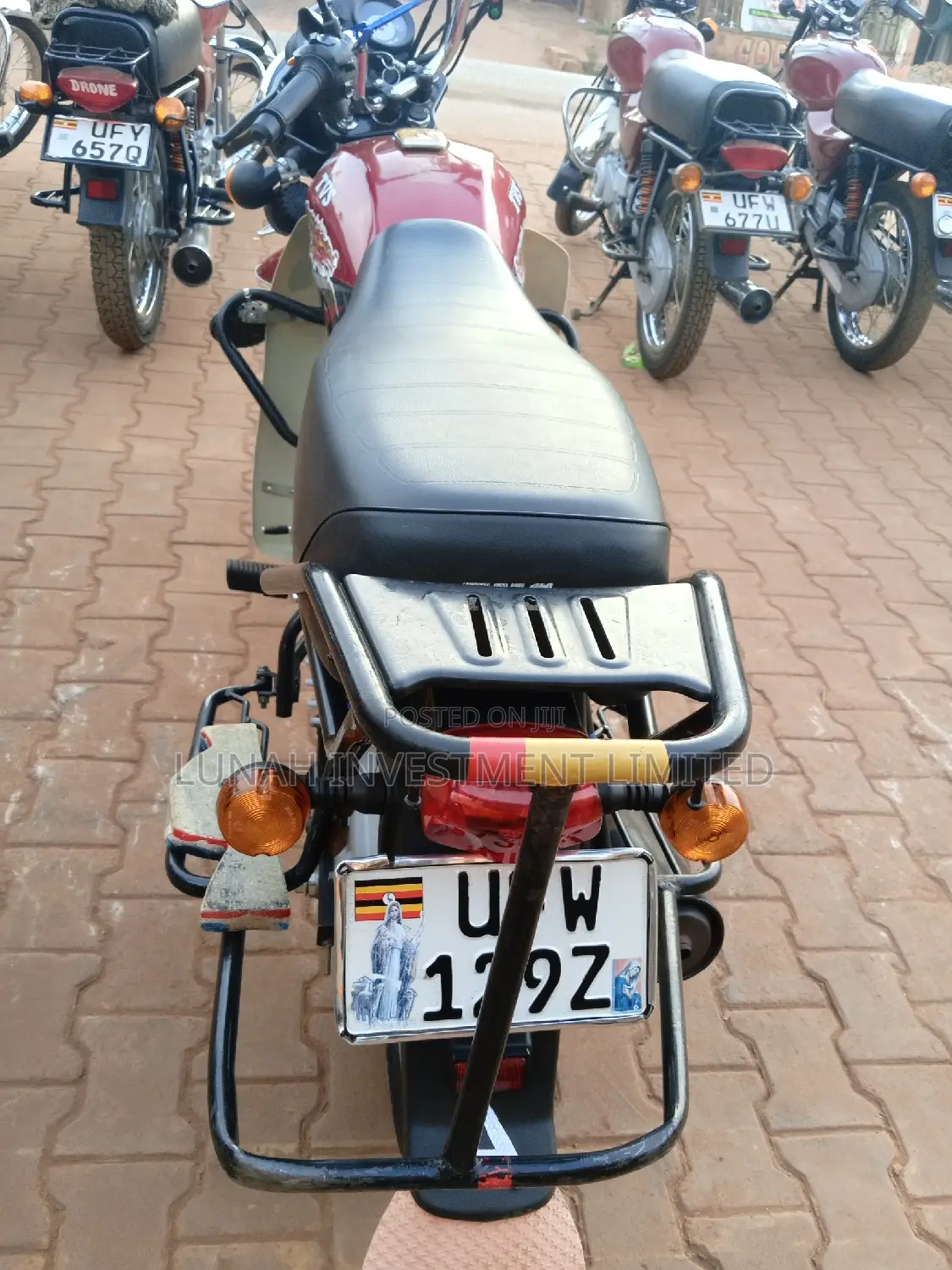 TVS HLX 125 2023 Red