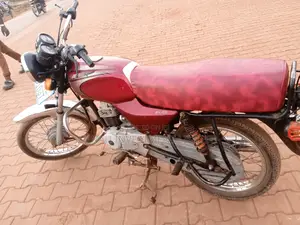 Bajaj Boxer 2023 Red