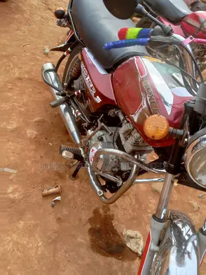 Bajaj Boxer BM100ES 2022 Red