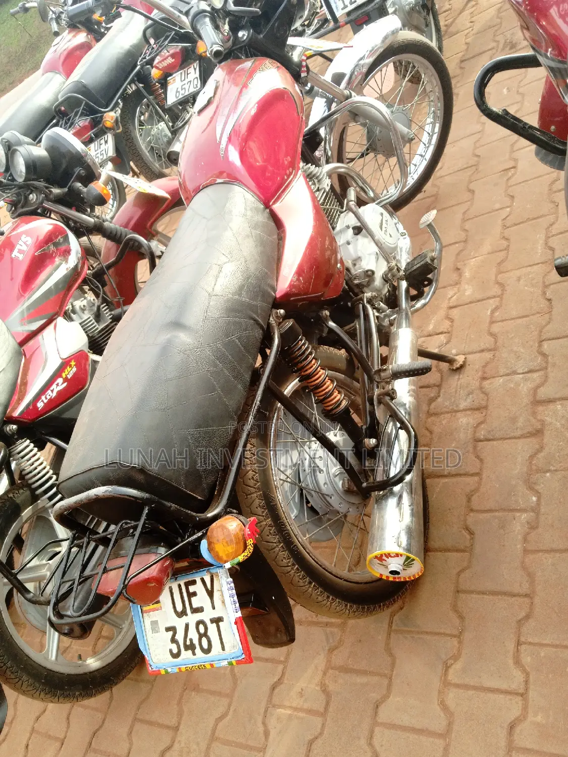 Bajaj Boxer BM100ES 2023 Red