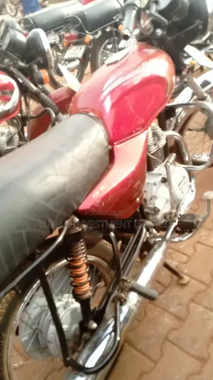 Bajaj Boxer BM100ES 2023 Red