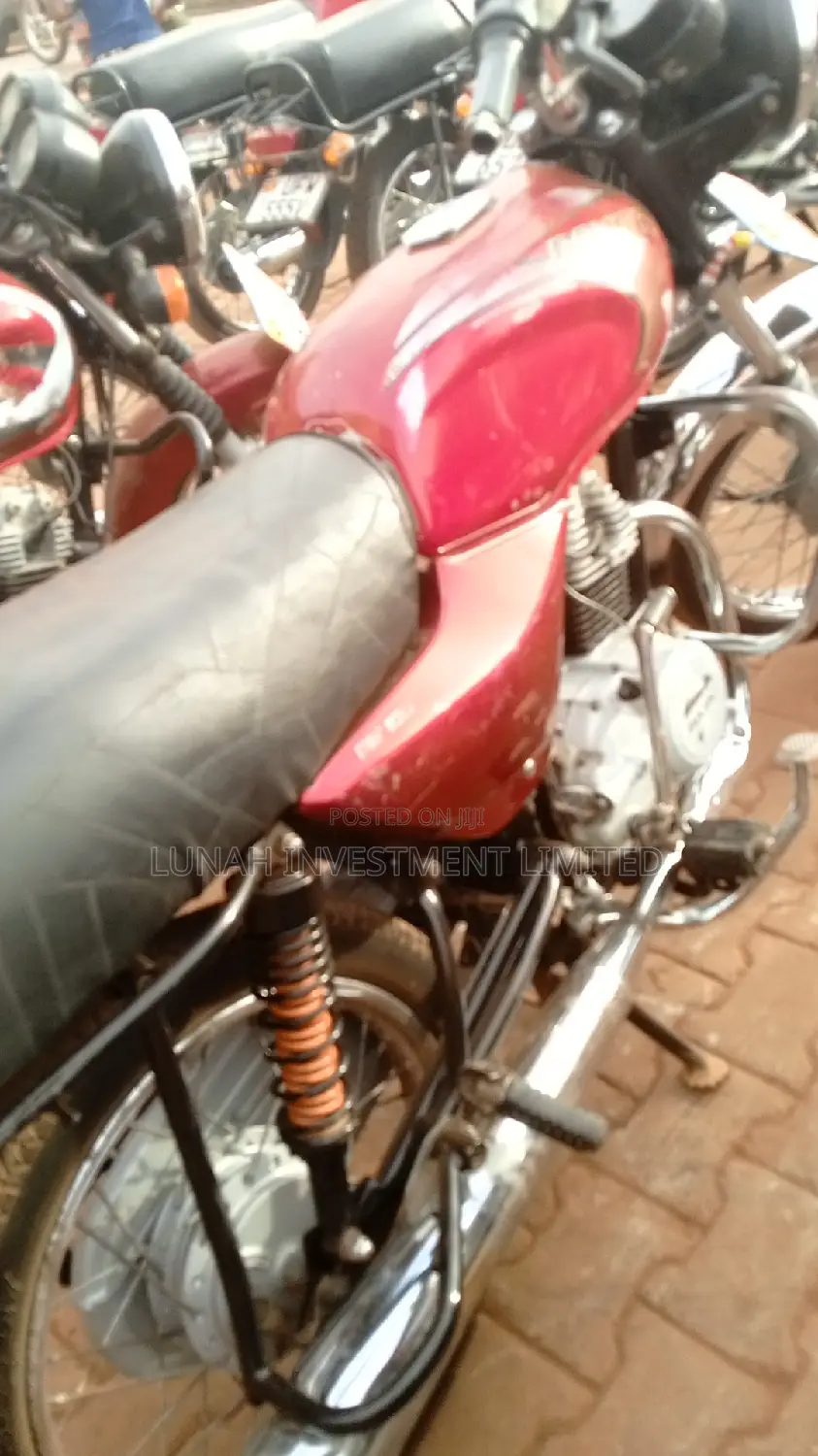 Bajaj Boxer BM100ES 2023 Red