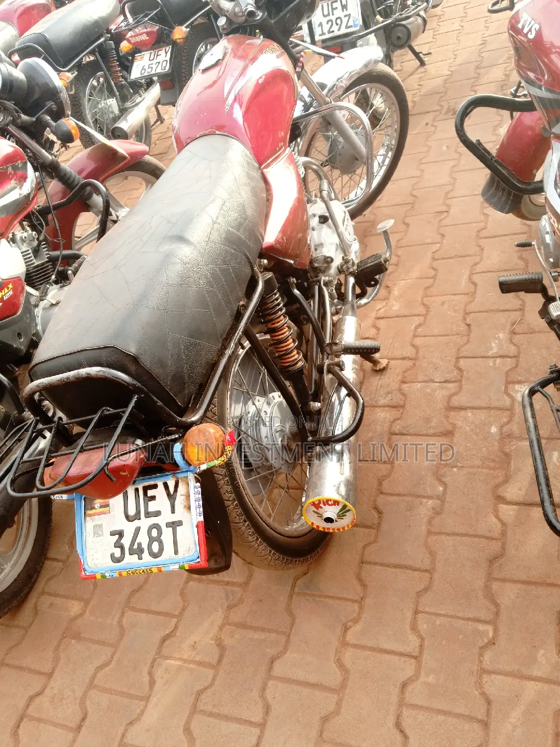 Bajaj Boxer BM100ES 2023 Red