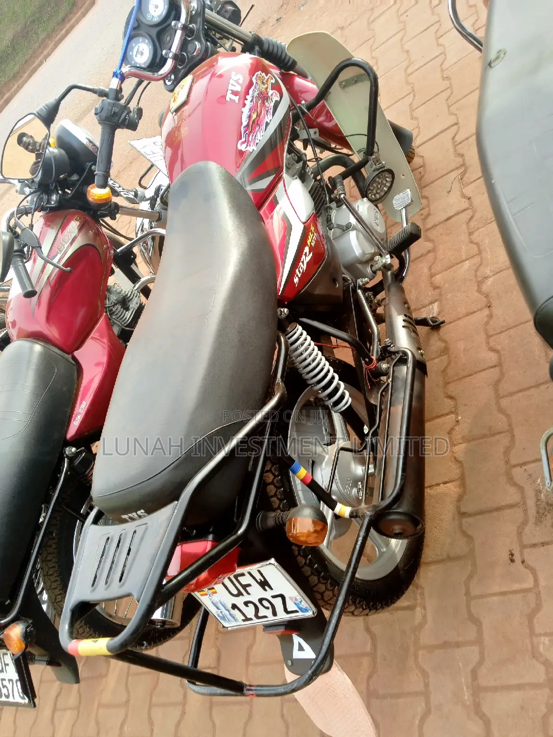 TVS HLX 125 2023 Red