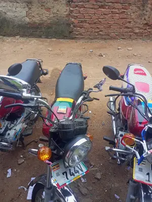Bajaj Boxer 2022 Red