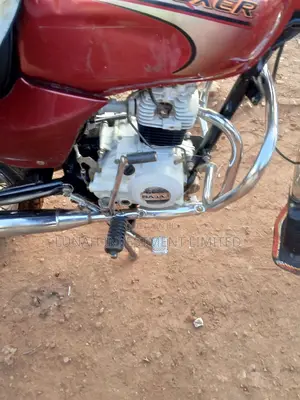 Bajaj Boxer 100 2022 Red