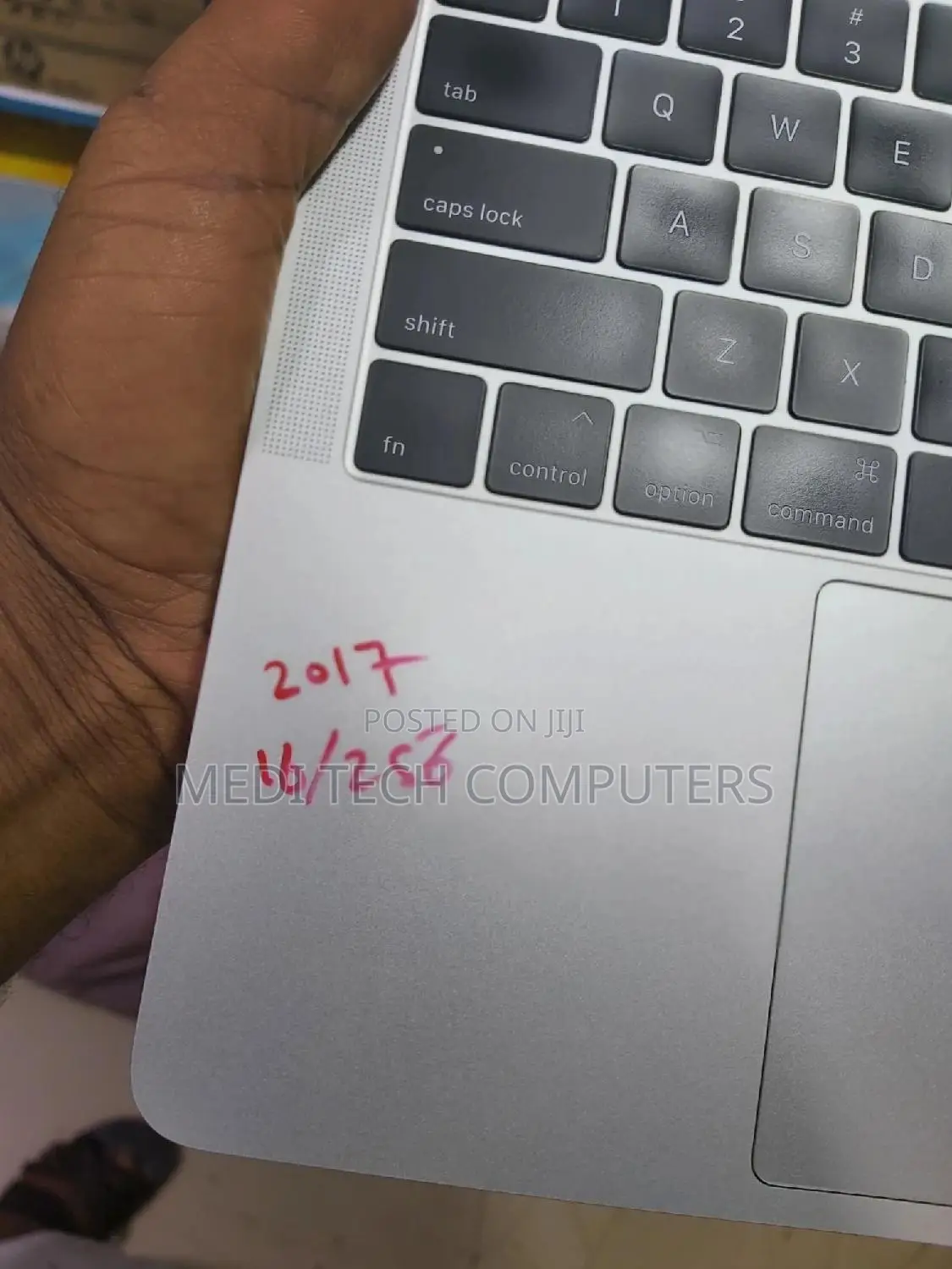 Laptop Apple MacBook Pro 2017 8GB Intel Core I5 SSD 256GB