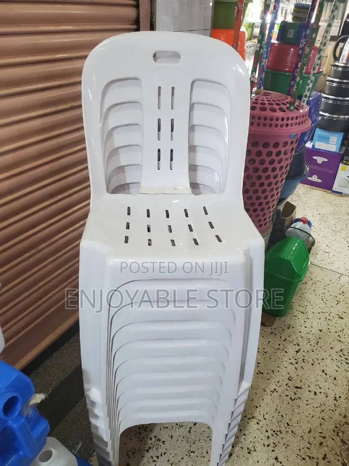 Plastic Chairs Plastic Chairs