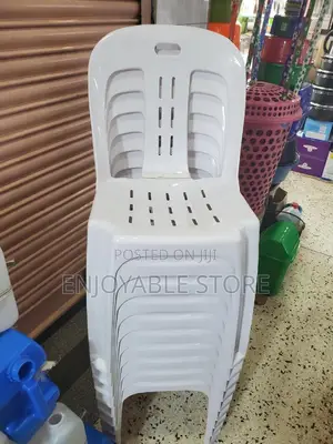 Plastic Chairs Plastic Chairs