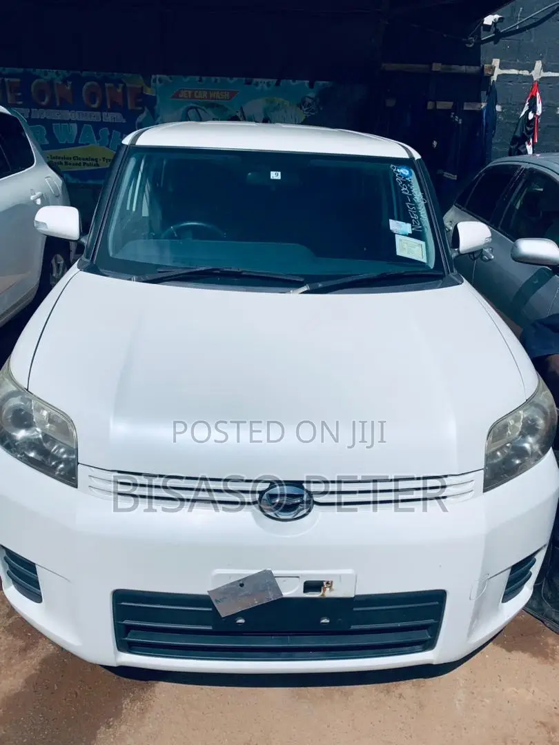 Toyota Corolla Rumion Hatchback 1.5 FWD 2009 White