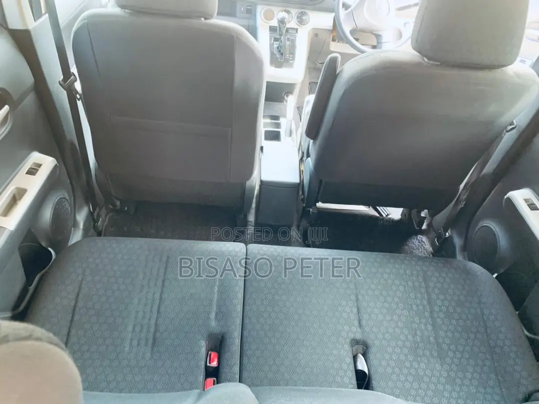 Toyota Corolla Rumion Hatchback 1.5 FWD 2009 White