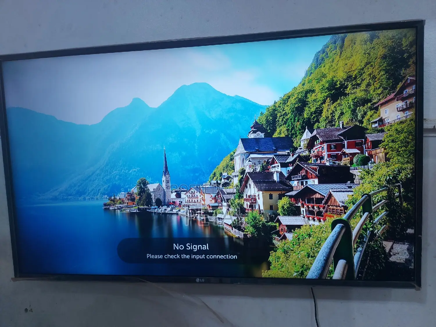 Smart Uhd 43 Inches Flat Screen Tv