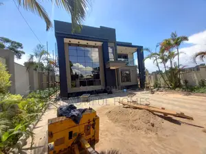 Furnished 5bdrm Villa in Kyanja, Central Division for sale